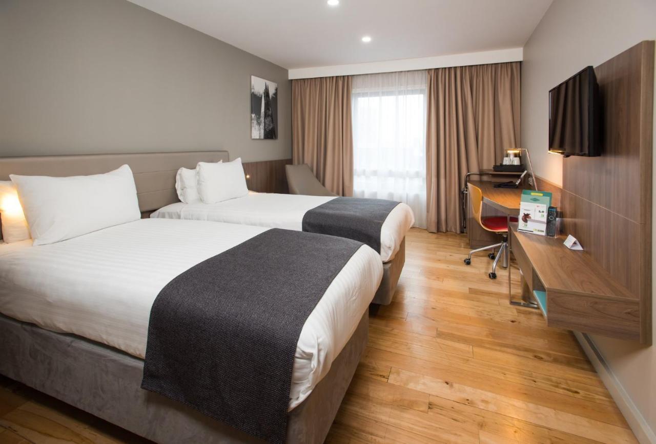 Holiday Inn London West By Ihg Buitenkant foto