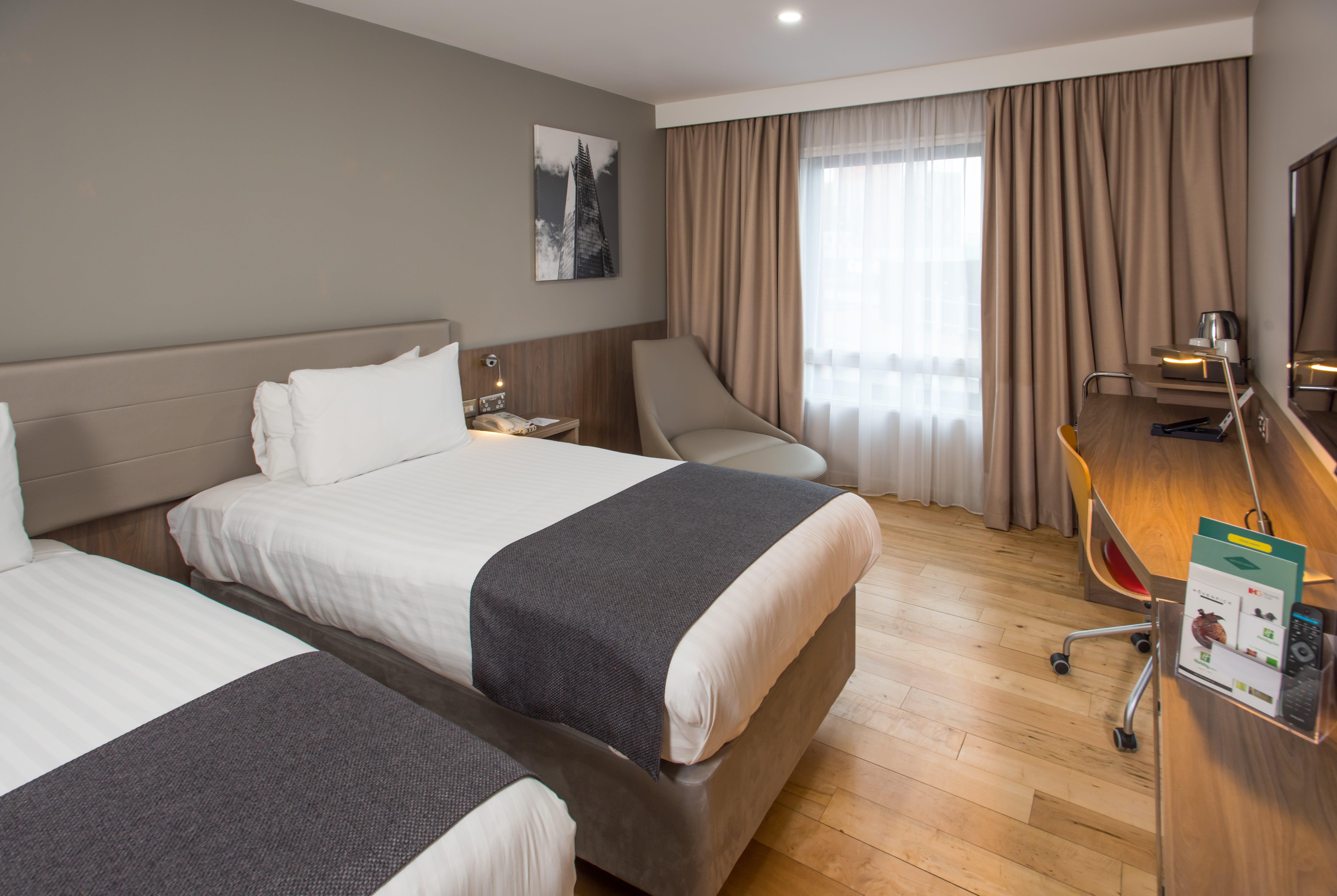 Holiday Inn London West By Ihg Buitenkant foto