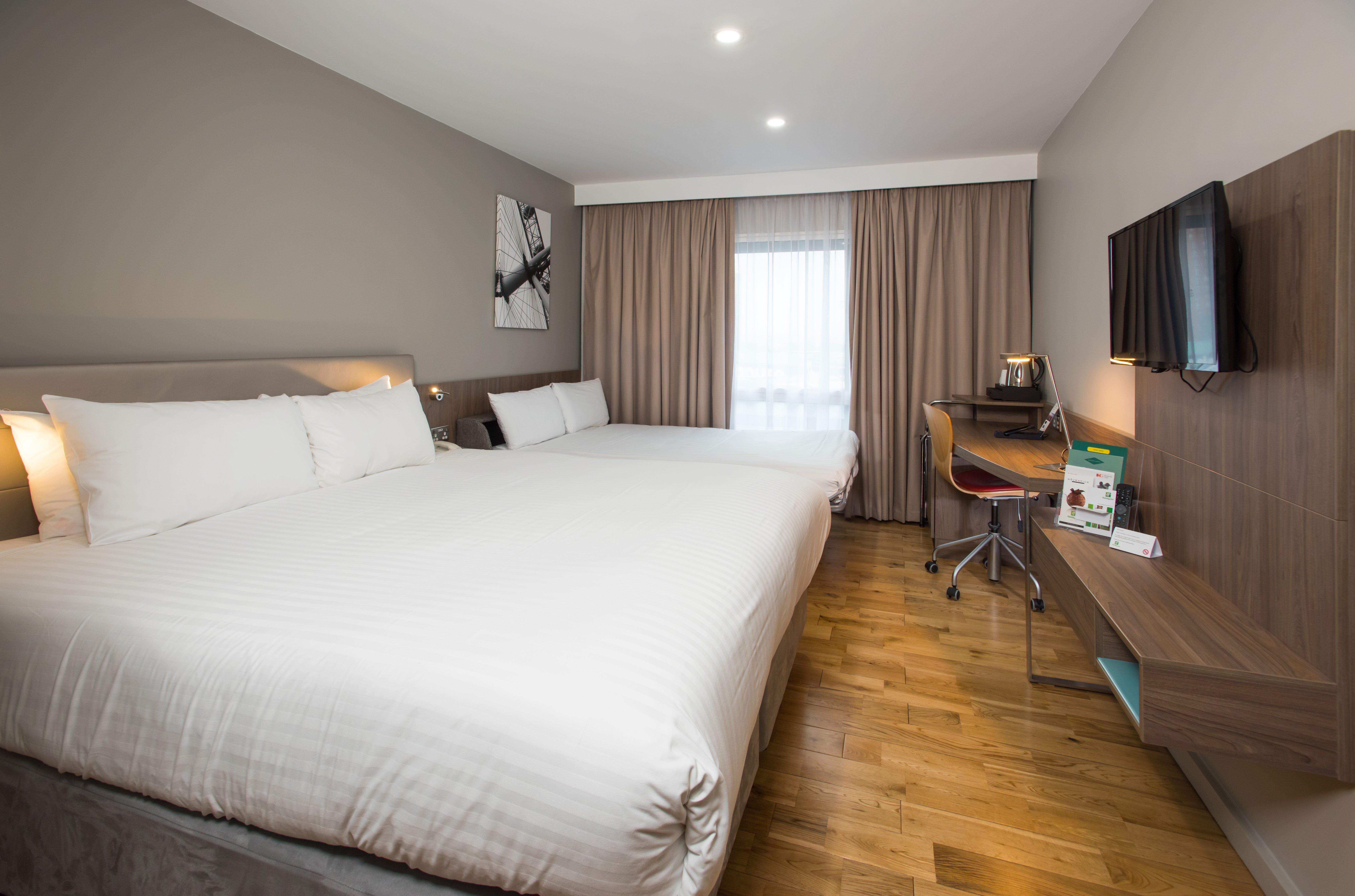 Holiday Inn London West By Ihg Buitenkant foto