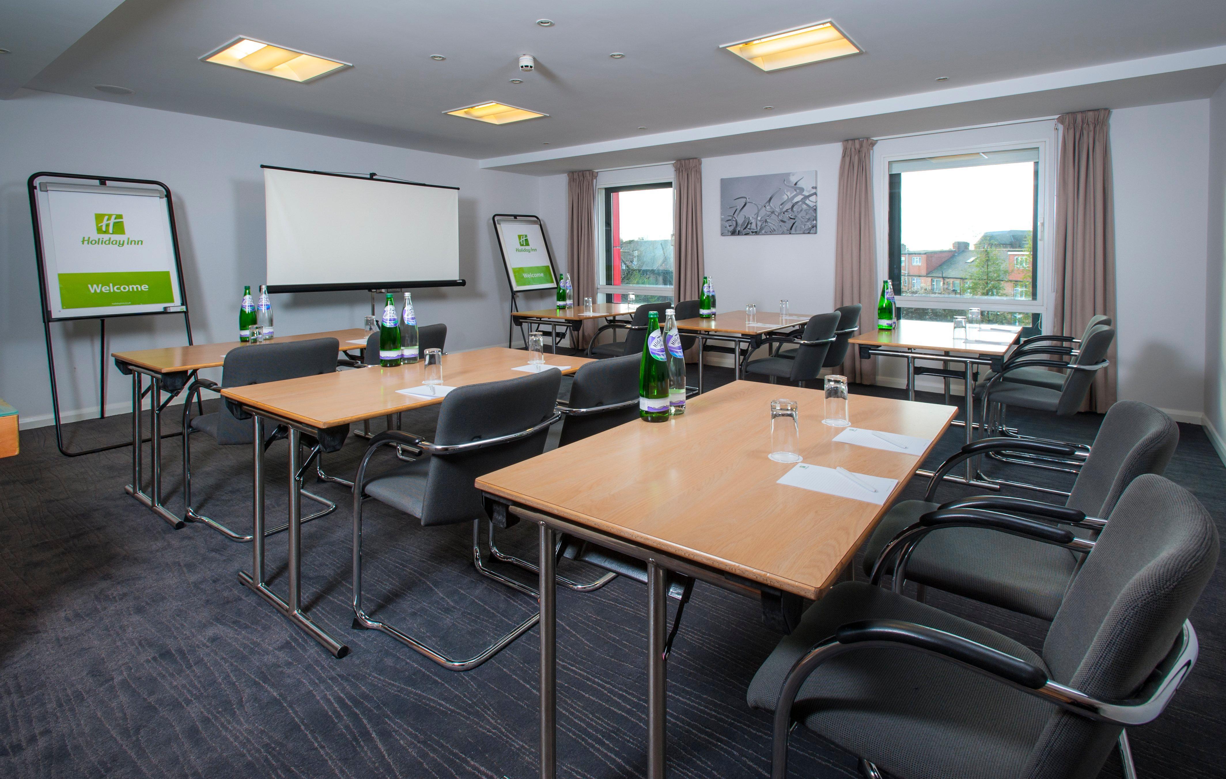 Holiday Inn London West By Ihg Buitenkant foto