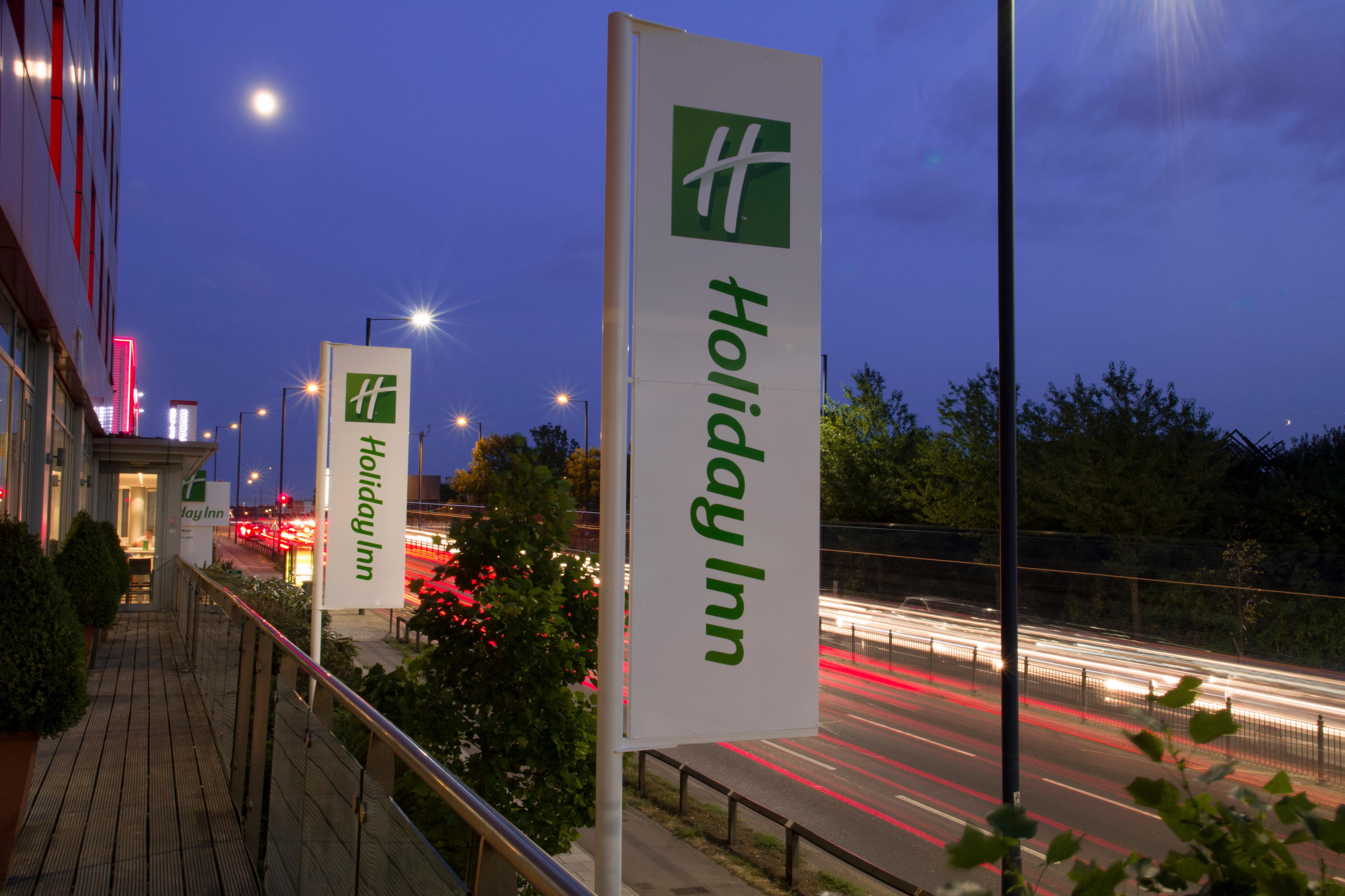 Holiday Inn London West By Ihg Buitenkant foto