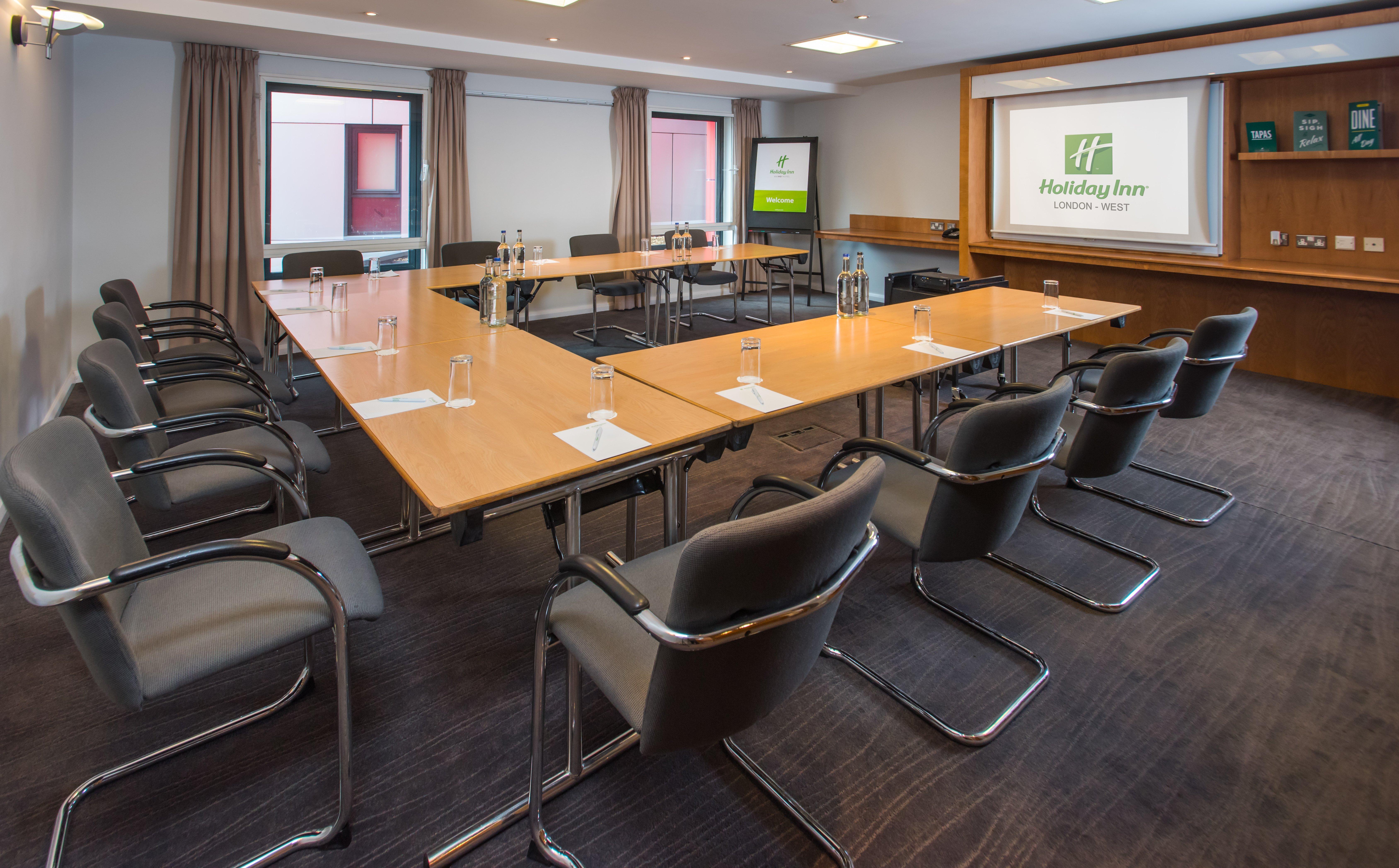 Holiday Inn London West By Ihg Buitenkant foto