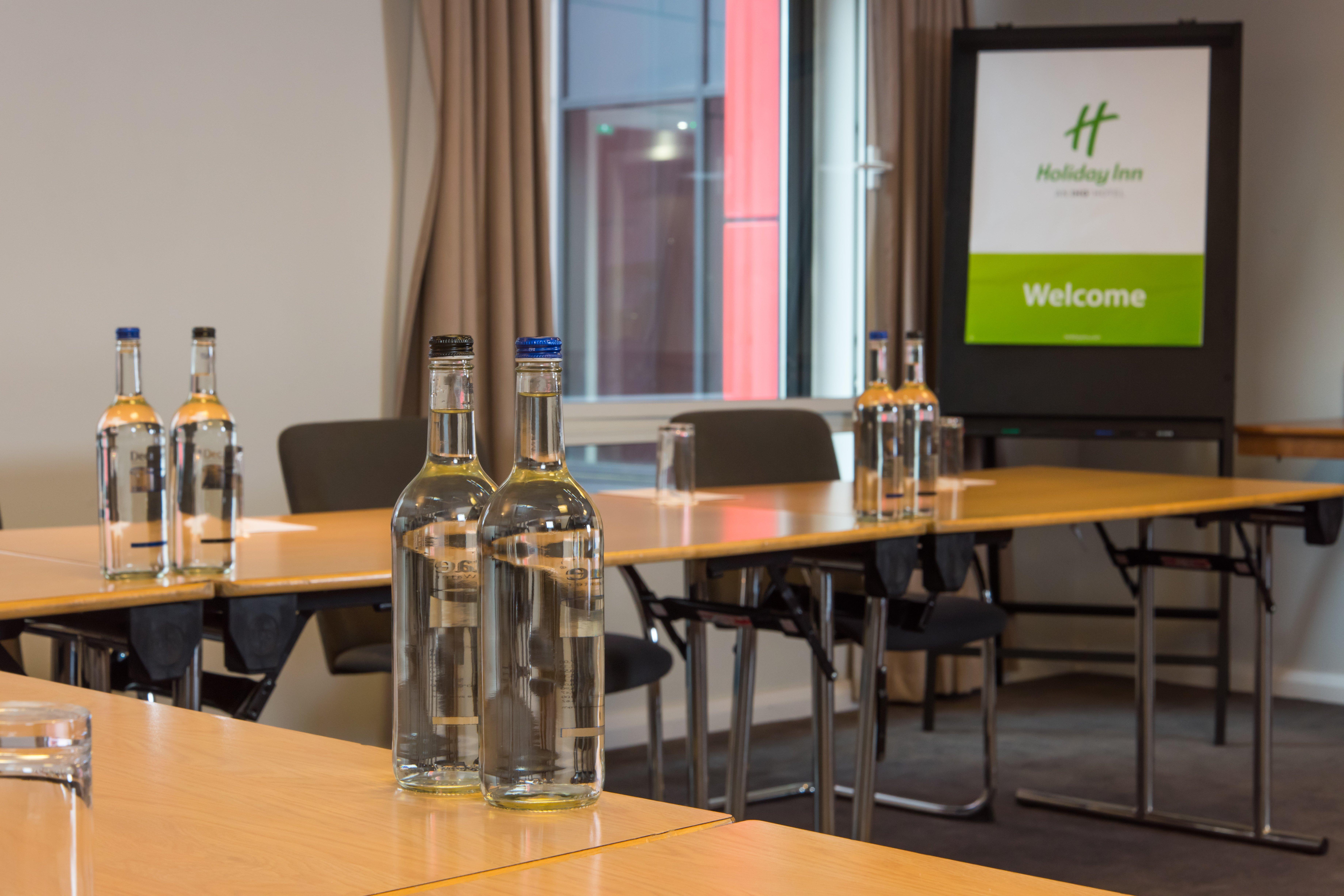 Holiday Inn London West By Ihg Buitenkant foto