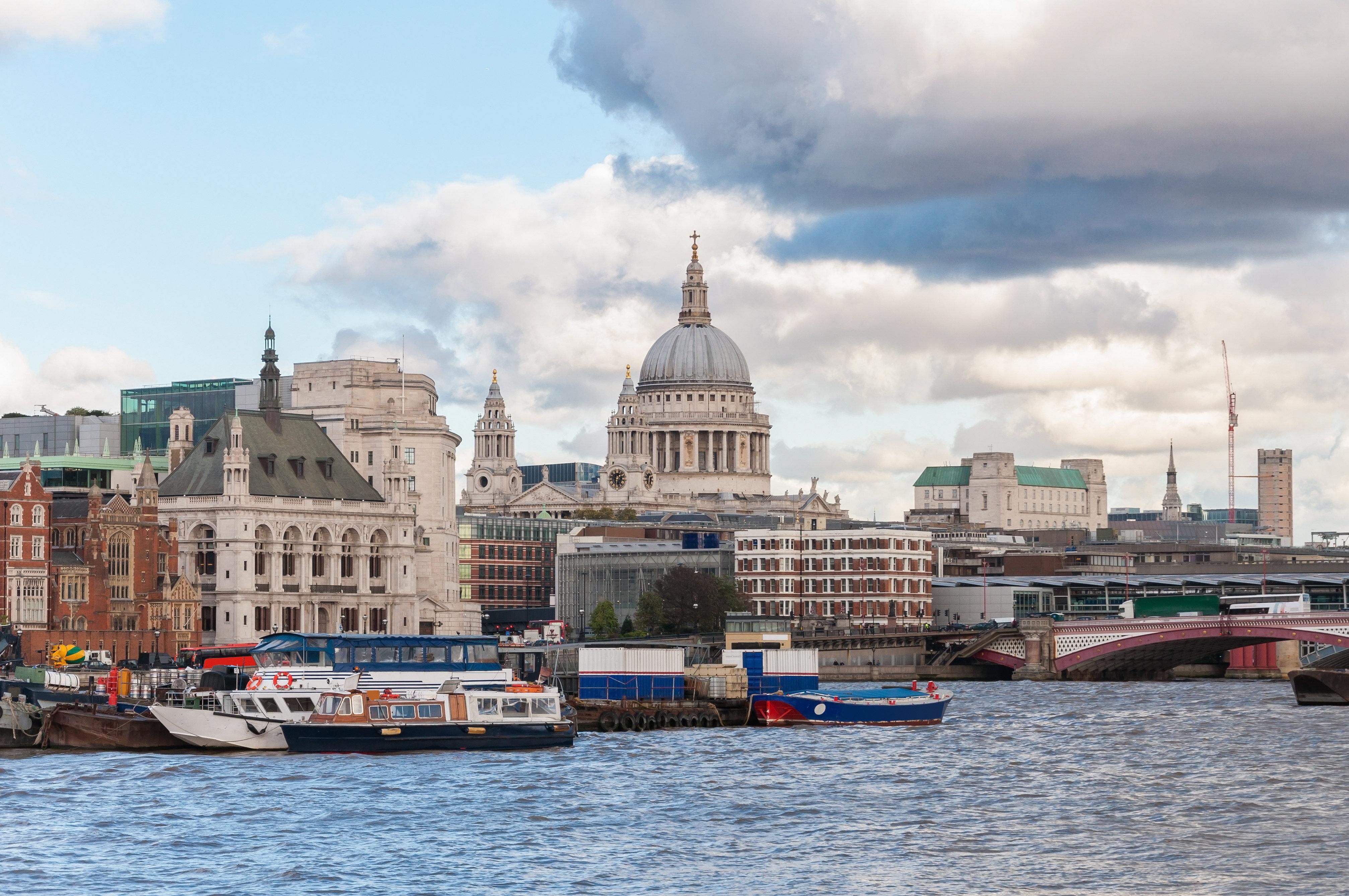 Holiday Inn London West By Ihg Buitenkant foto