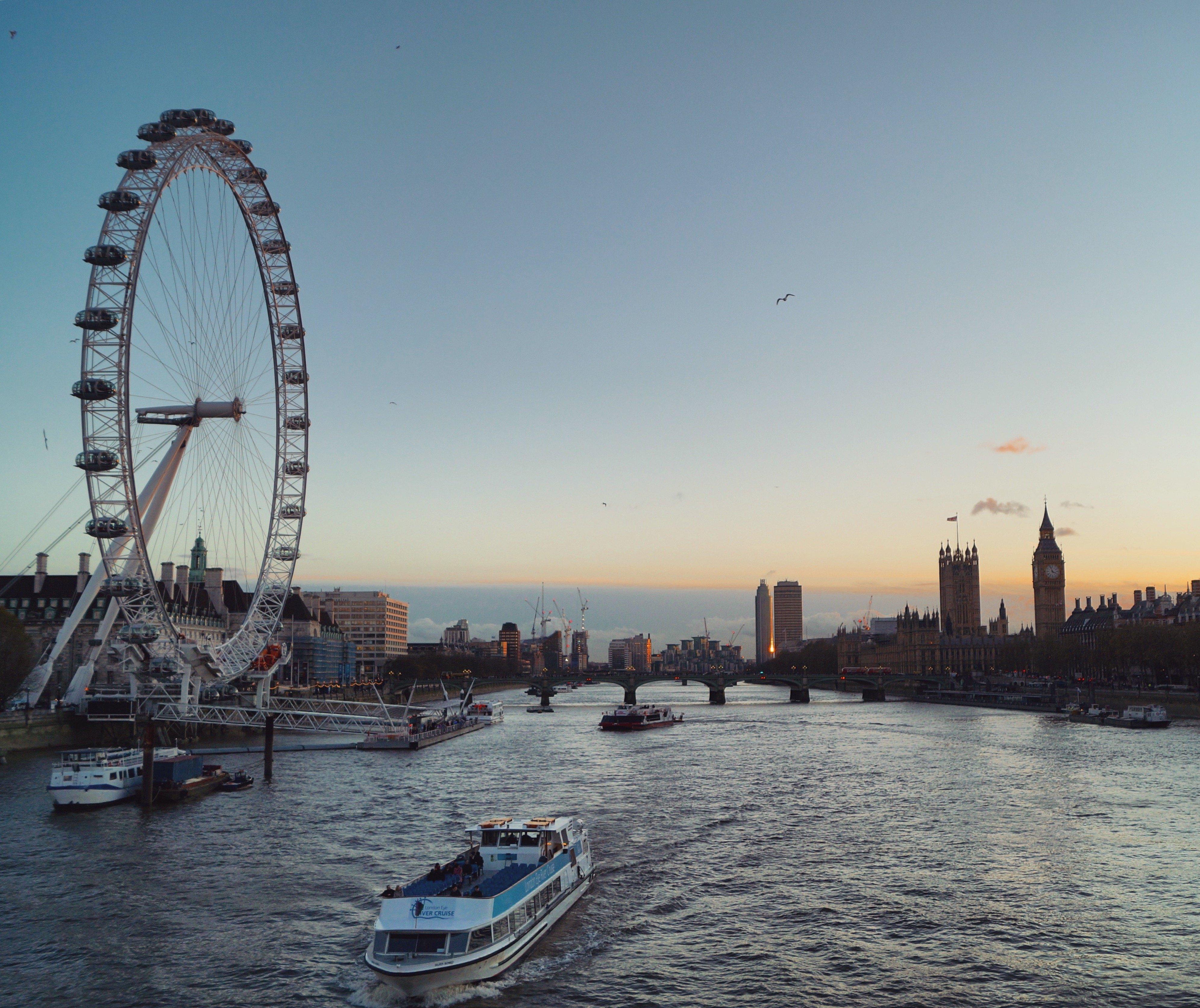 Holiday Inn London West By Ihg Buitenkant foto