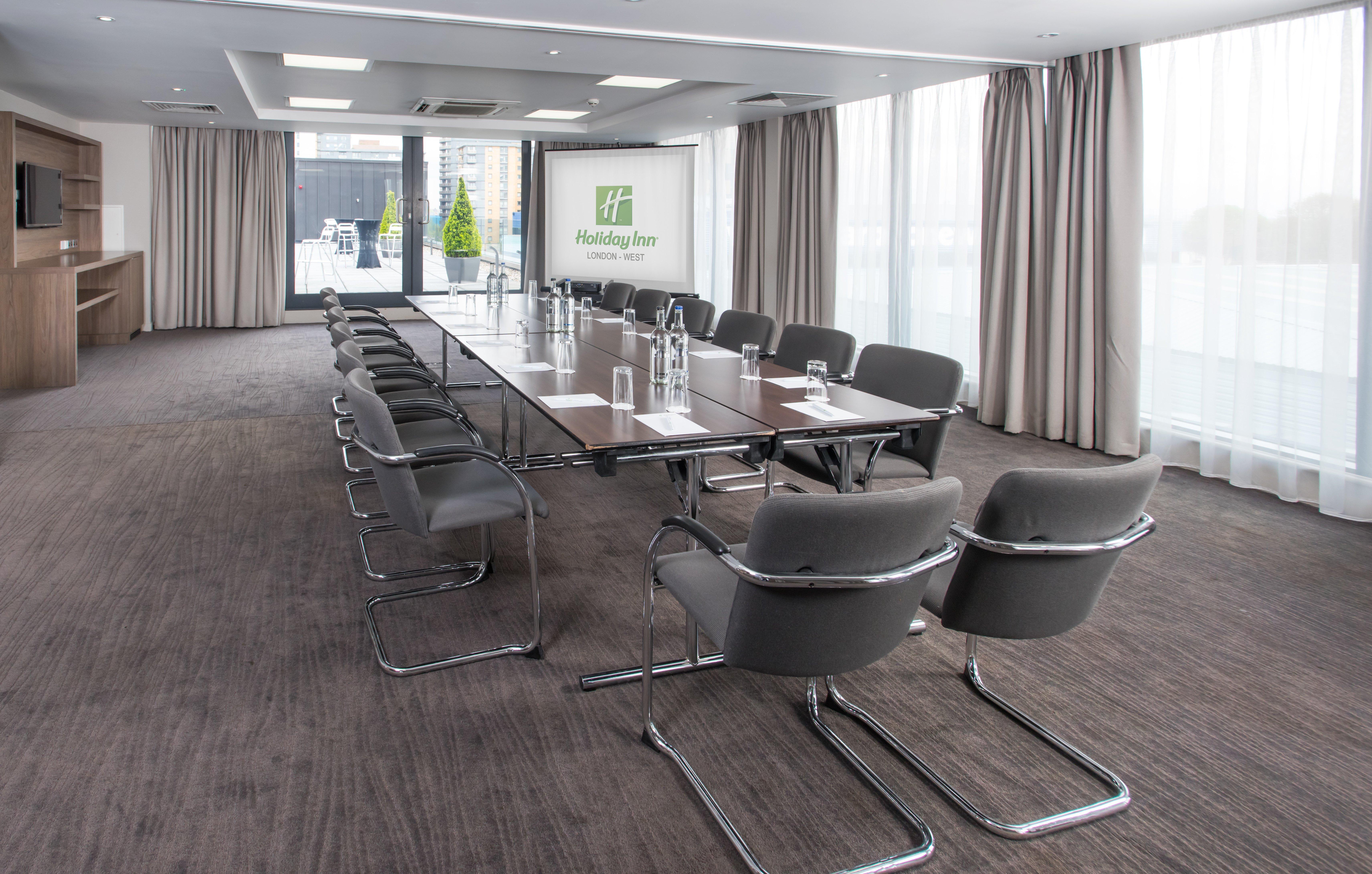 Holiday Inn London West By Ihg Buitenkant foto