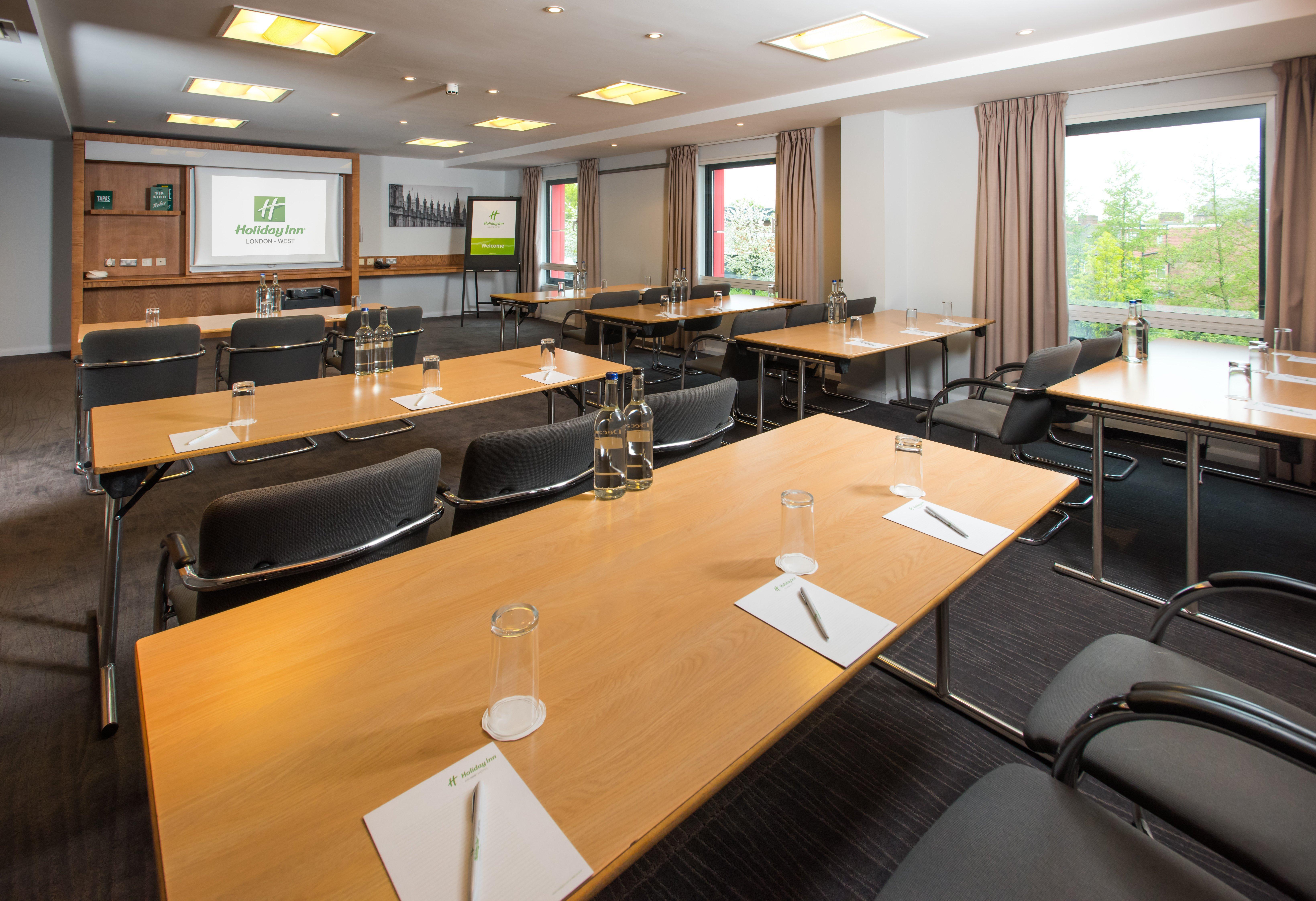 Holiday Inn London West By Ihg Buitenkant foto