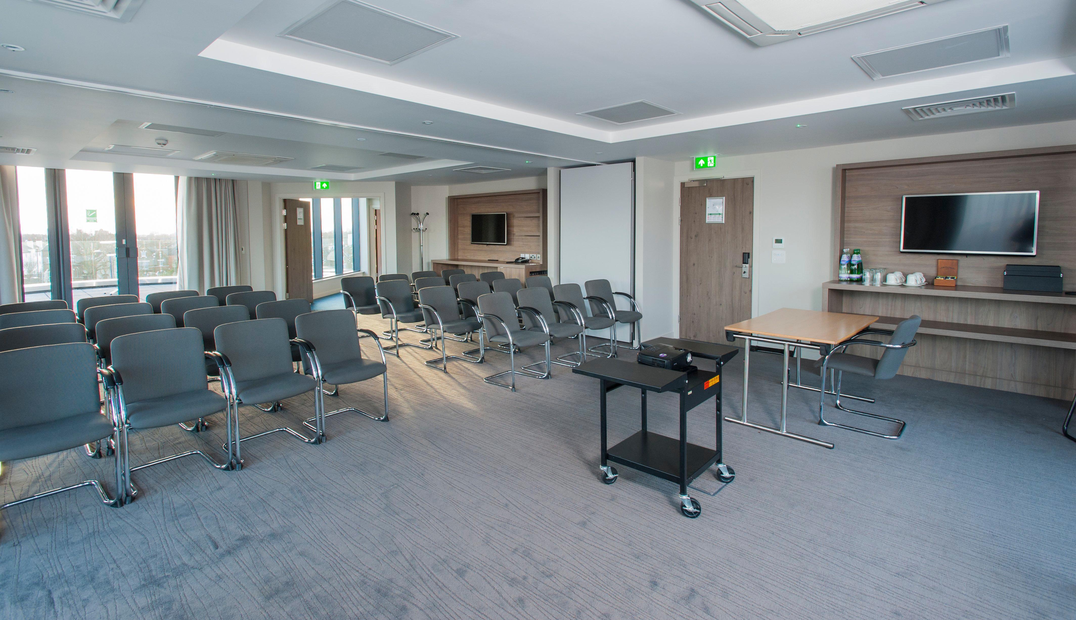 Holiday Inn London West By Ihg Buitenkant foto