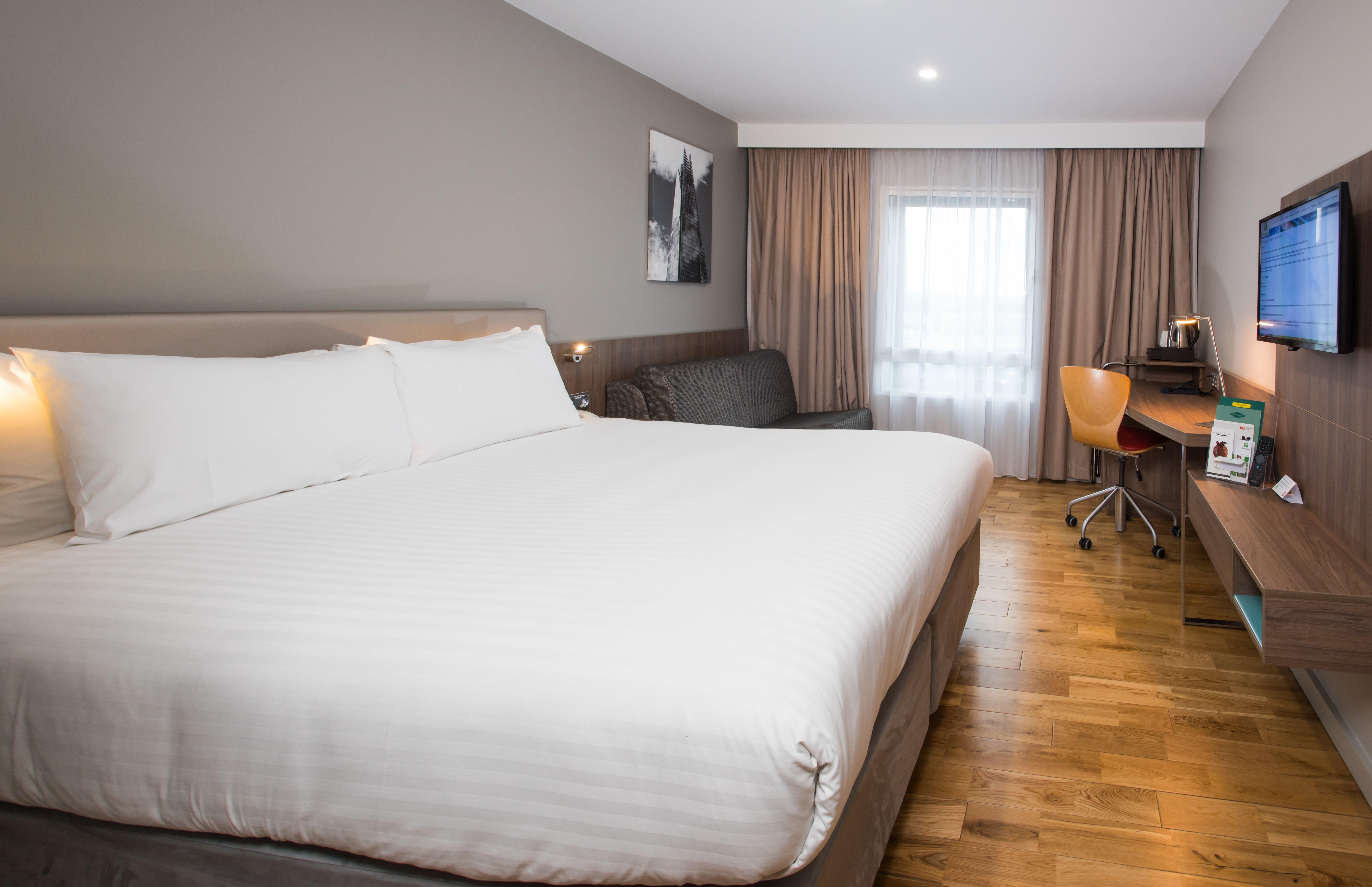 Holiday Inn London West By Ihg Buitenkant foto