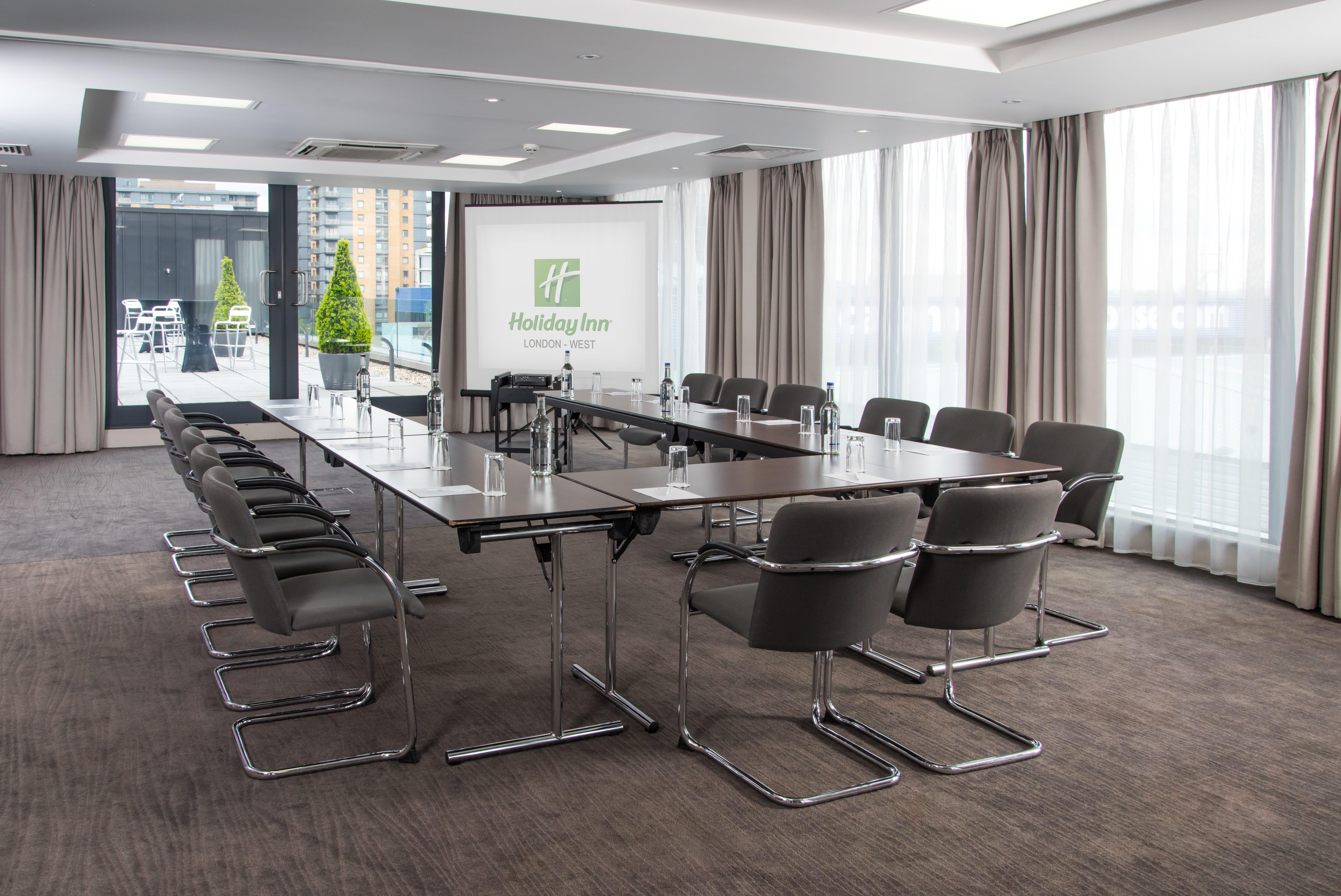 Holiday Inn London West By Ihg Buitenkant foto