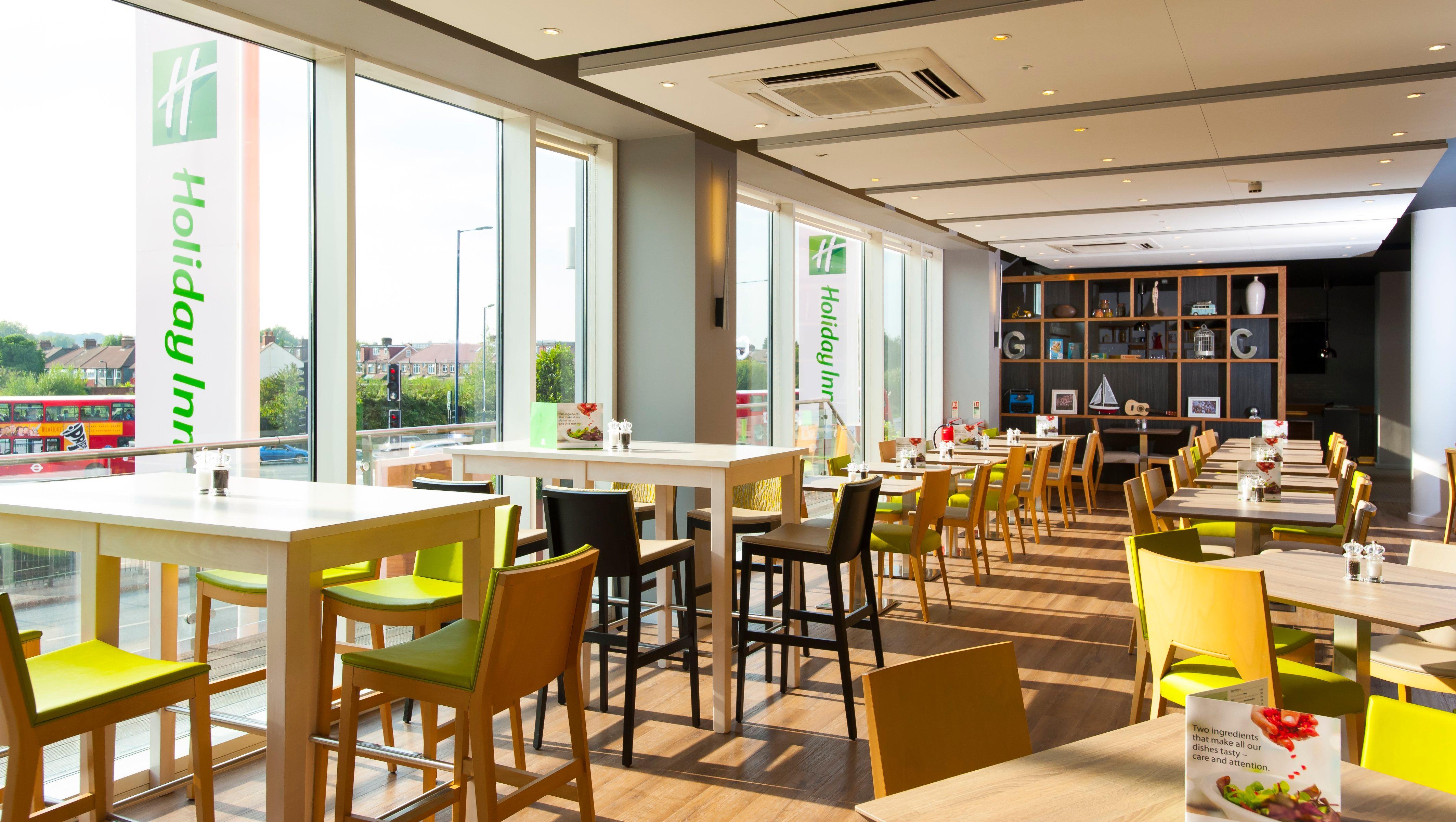 Holiday Inn London West By Ihg Buitenkant foto