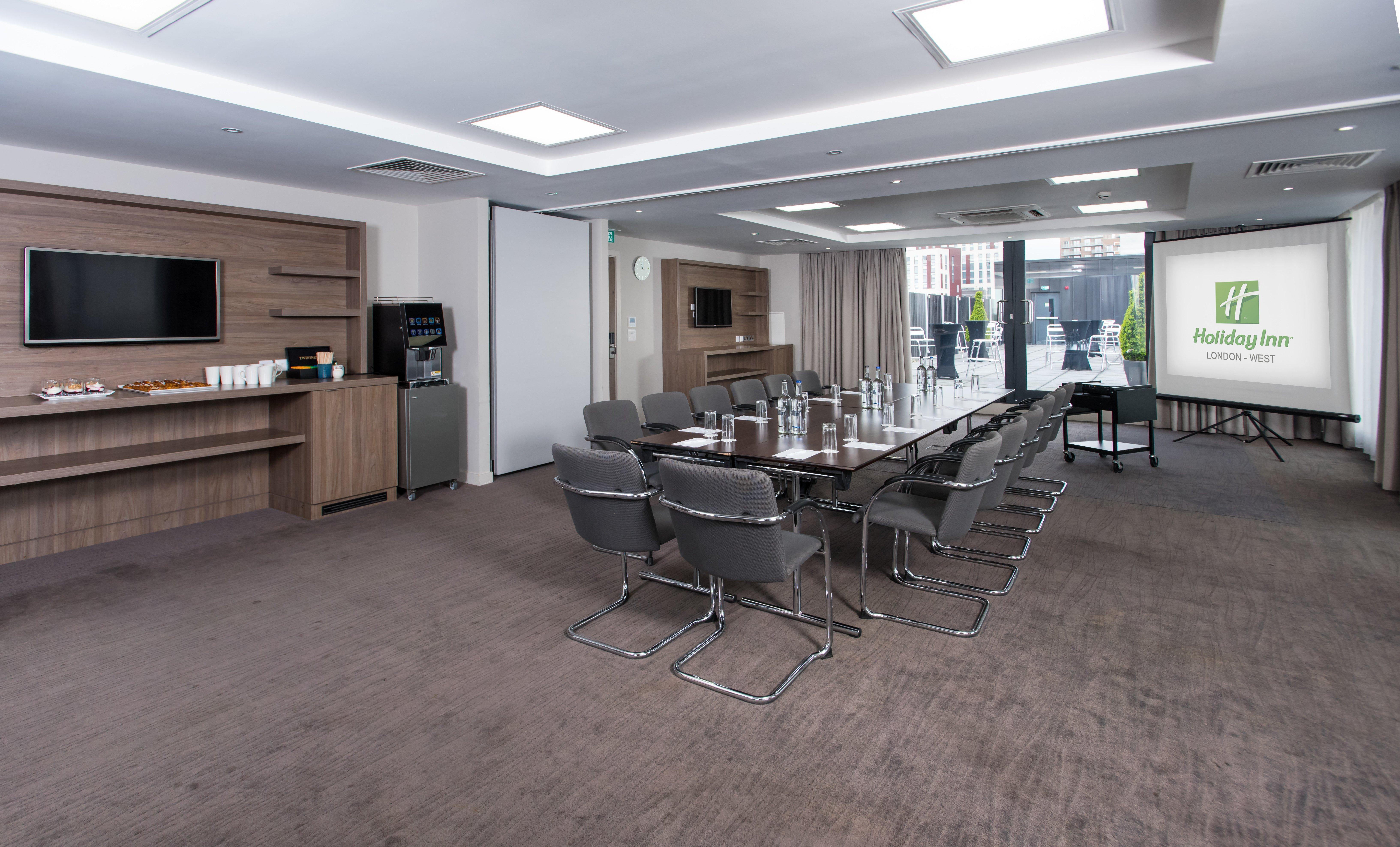 Holiday Inn London West By Ihg Buitenkant foto