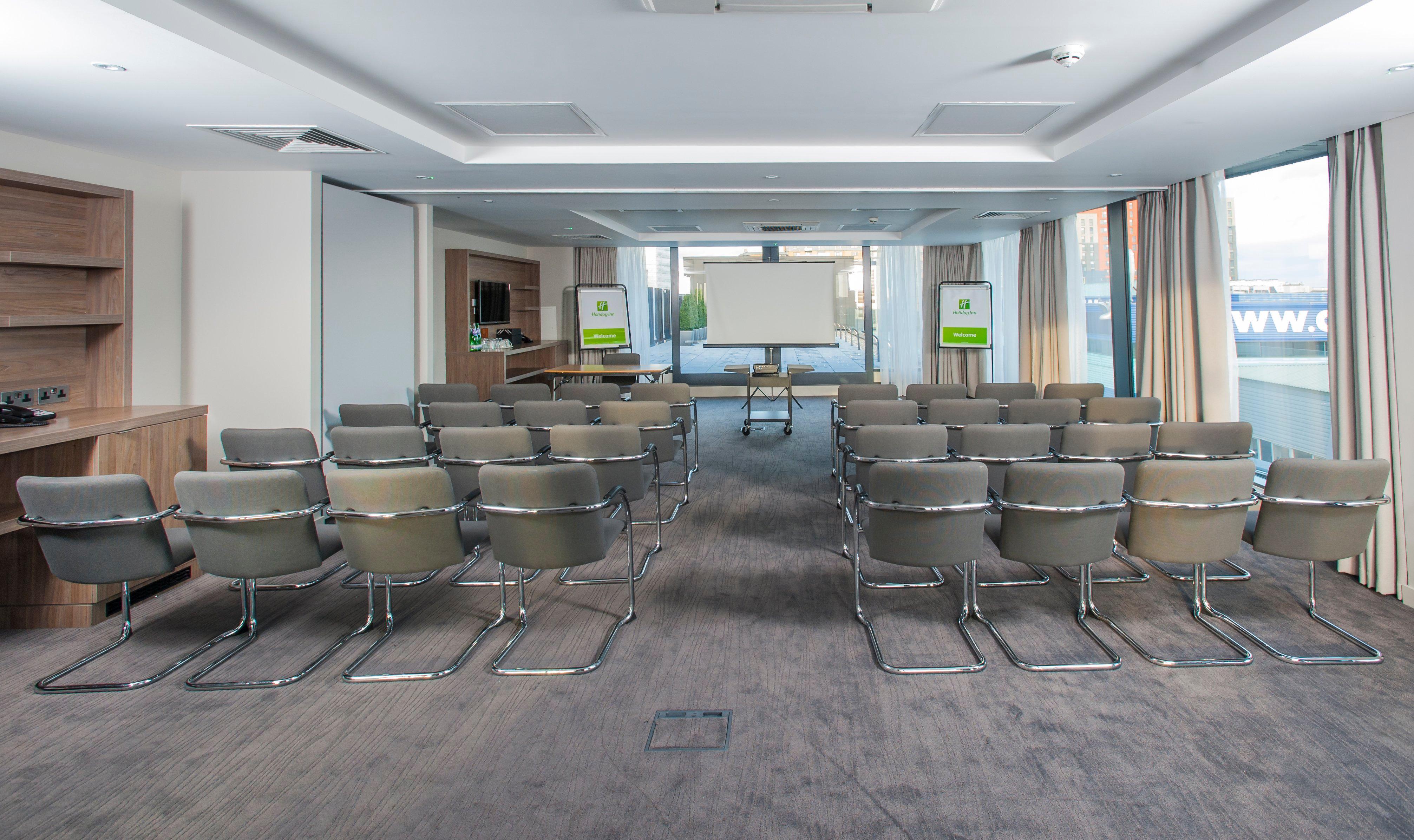 Holiday Inn London West By Ihg Buitenkant foto