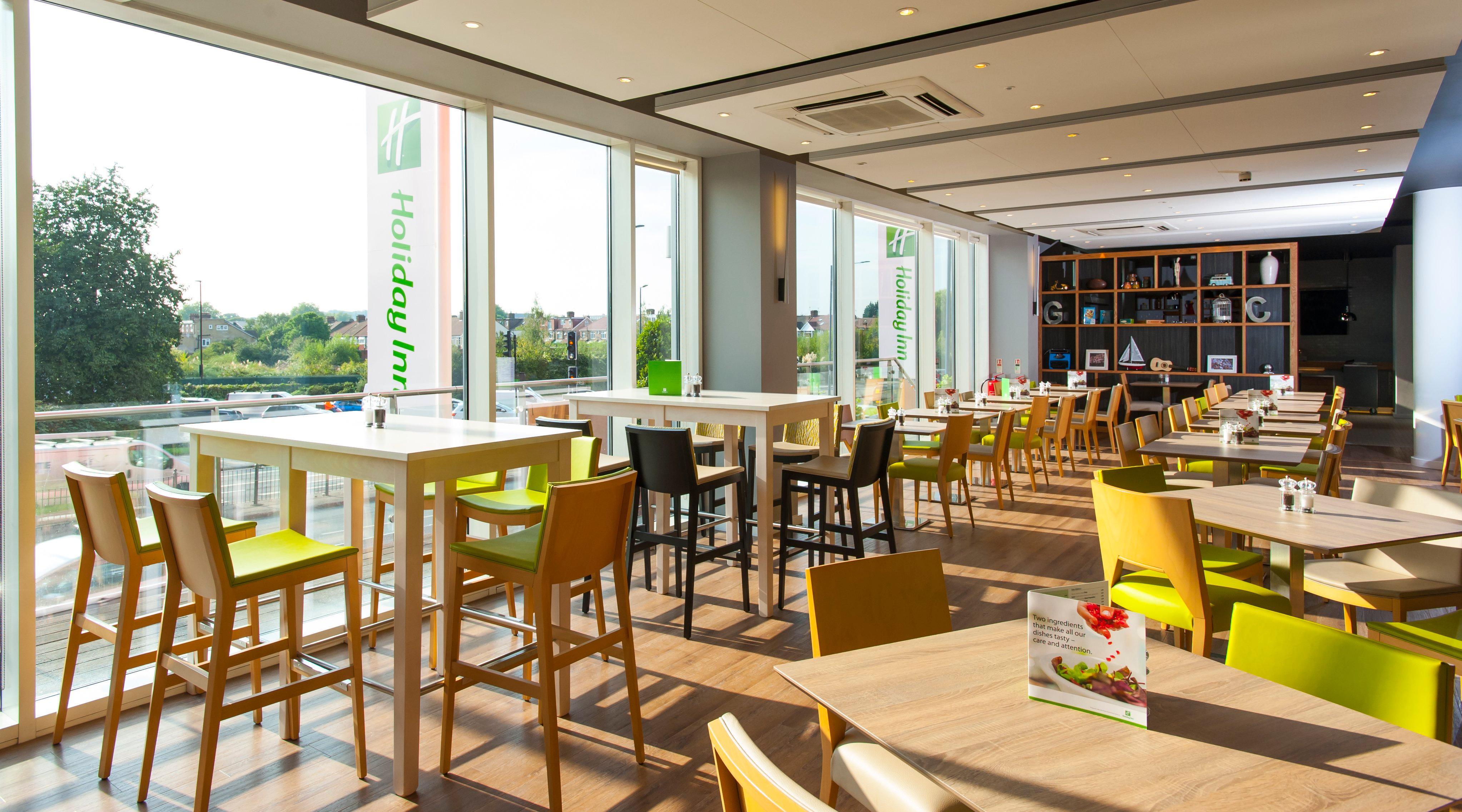 Holiday Inn London West By Ihg Buitenkant foto