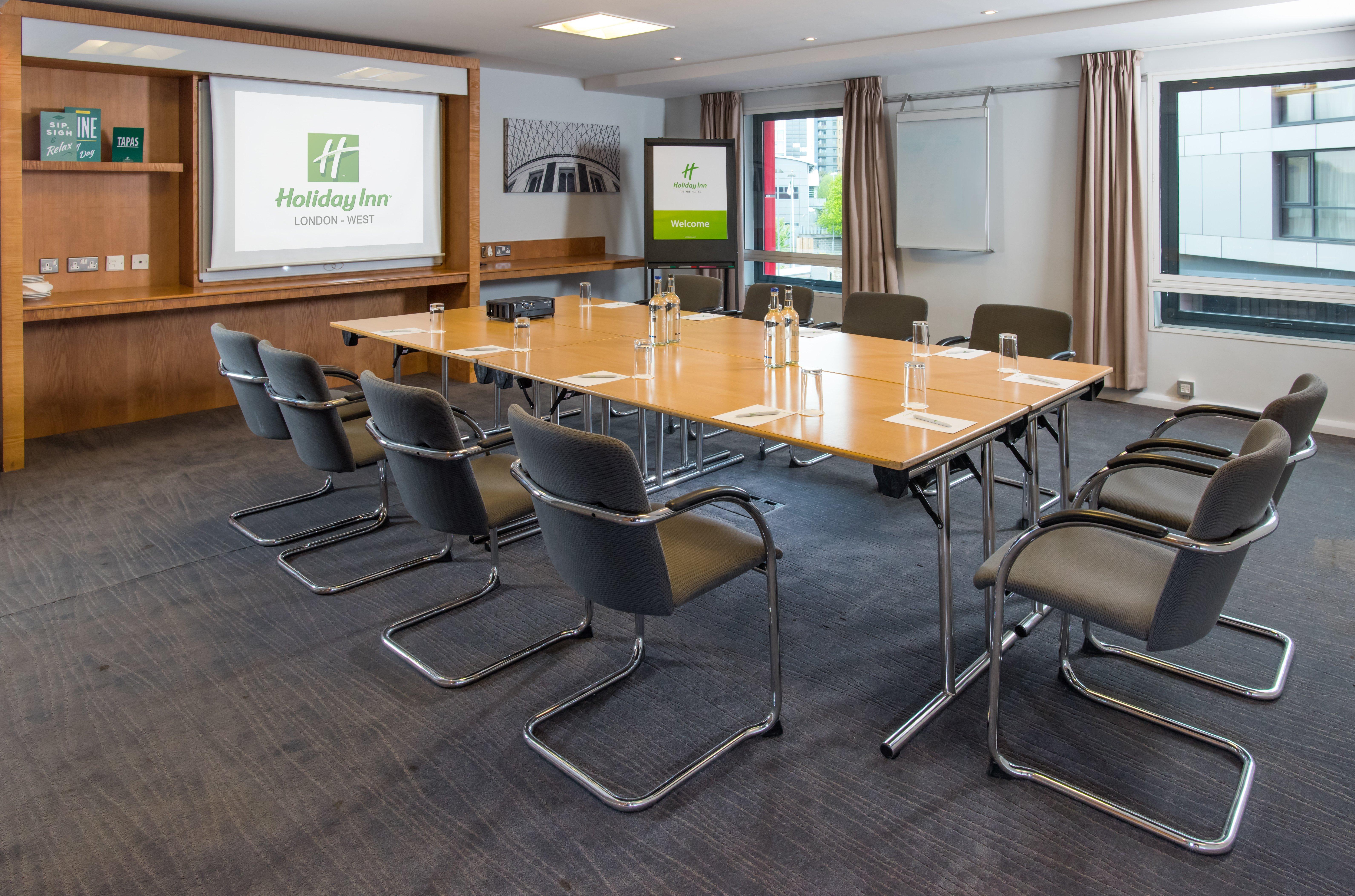 Holiday Inn London West By Ihg Buitenkant foto