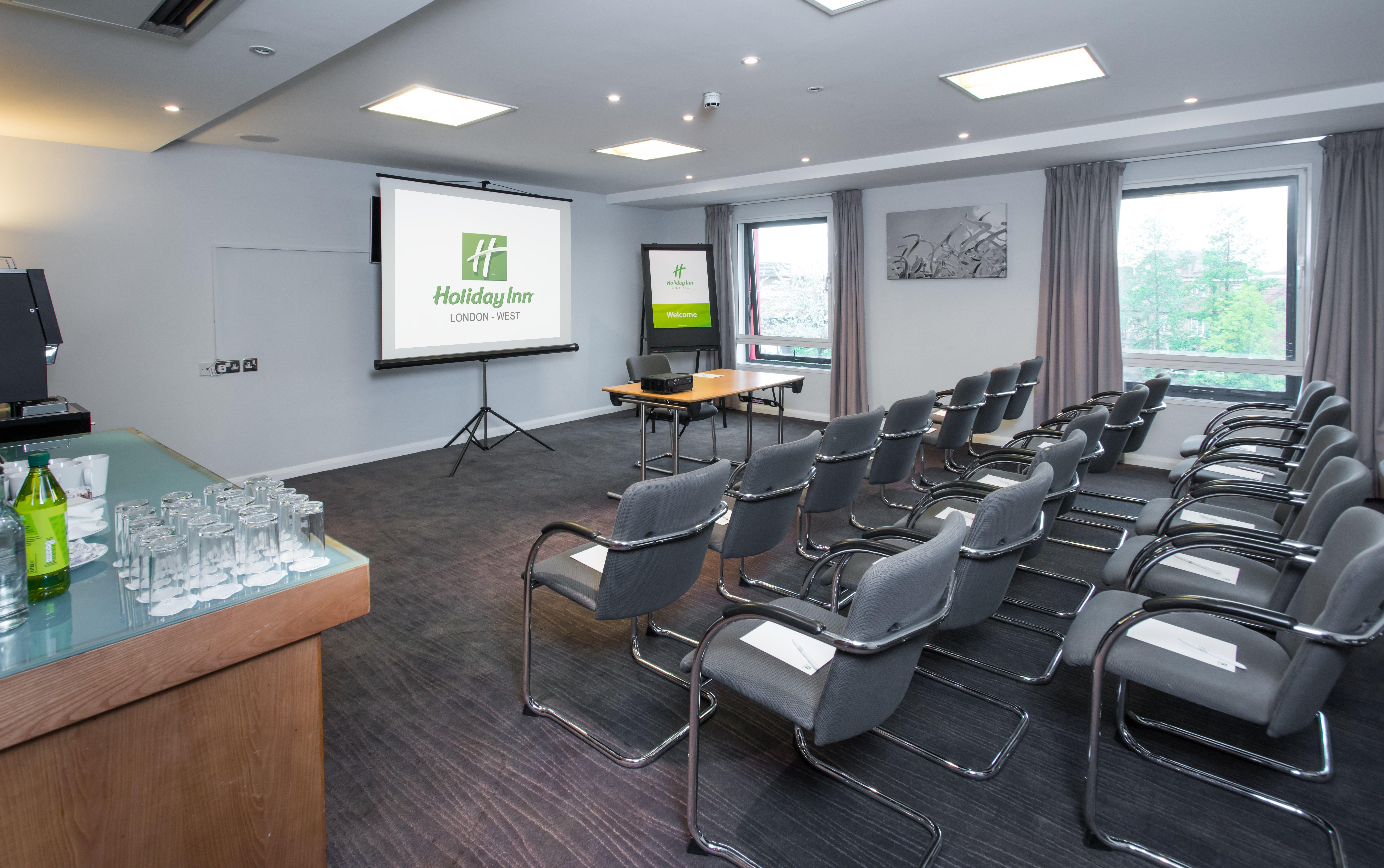 Holiday Inn London West By Ihg Buitenkant foto